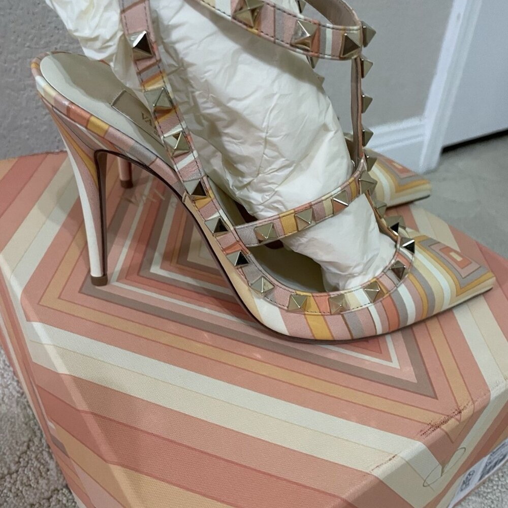Valentino Garavani Rockstud Ankle Strap Pump - Picture 3 of 7